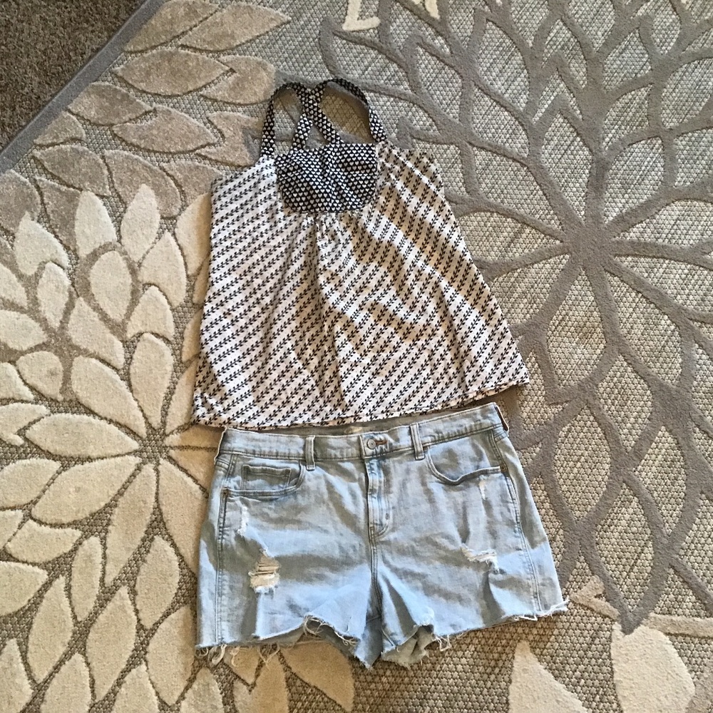 Set of 2 Boyfriend shorts and top
